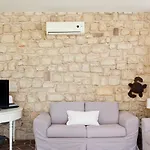Vakantiepark Stone House *