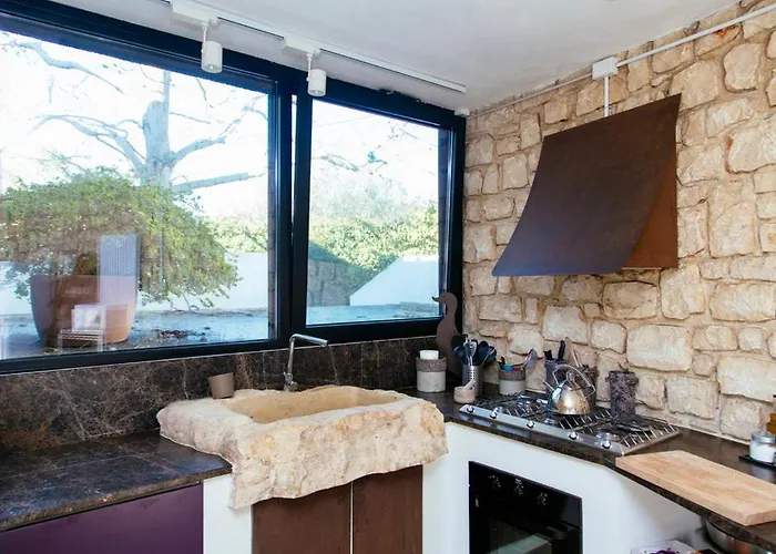 פארק נופש Stone House מודיקה