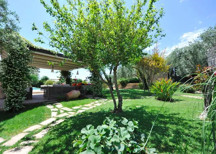 פארק נופש Stone House