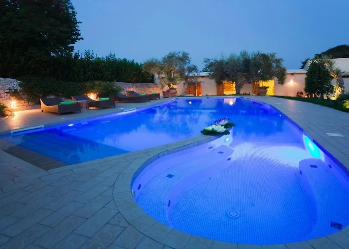 Stone House פארק נופש *