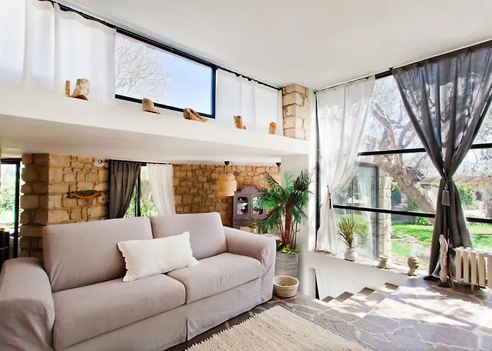 Stone House פארק נופש *