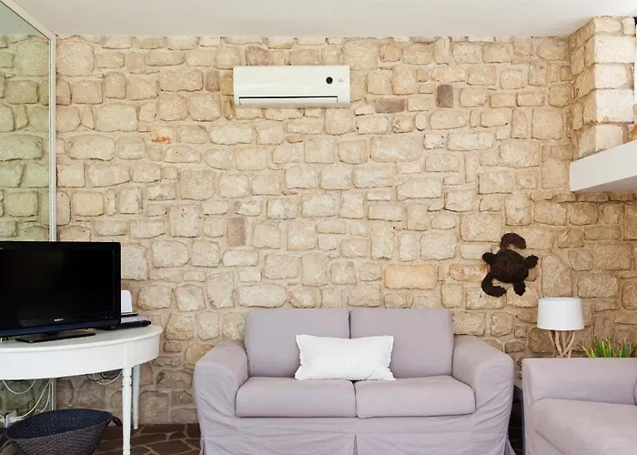 פארק נופש Stone House *