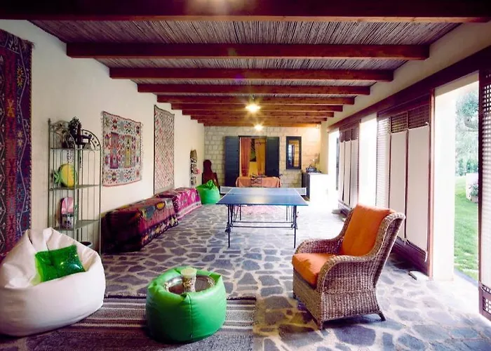 פארק נופש Stone House מודיקה
